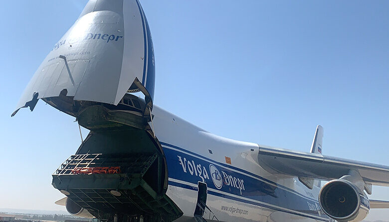 Antonov An-124 Ruslan with its front end open