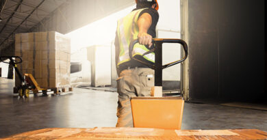Unloading a pallet shipment for white glove services